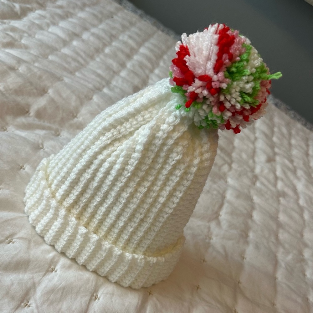 Cozy White Crocheted Pom-Pom Hat for Kids nwot handmade